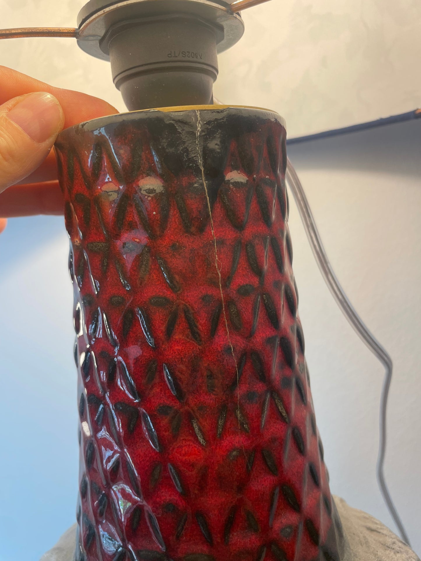 Große Fat Lava Tischlampe aus Bay Reliefvase von Bodo Mans