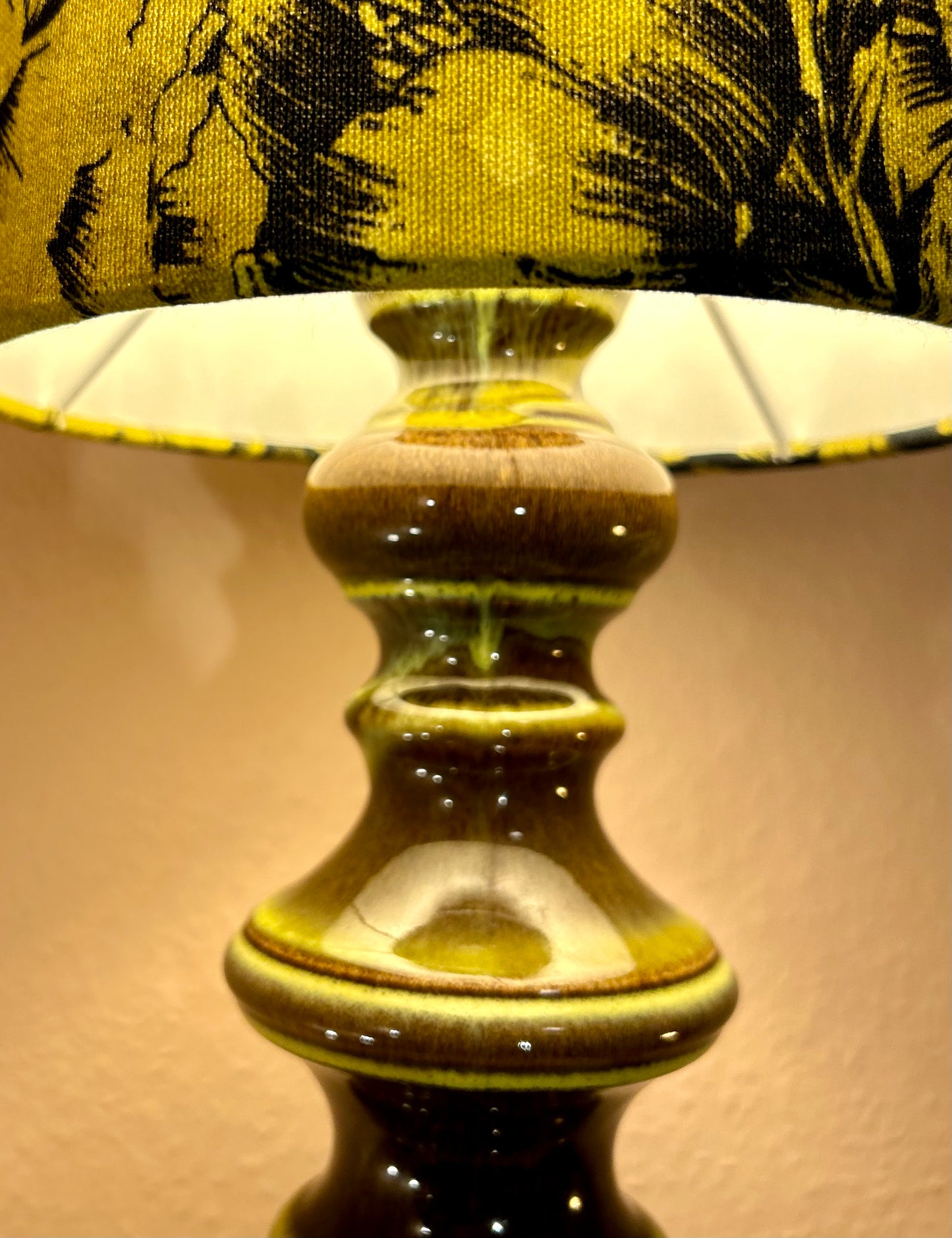 Fat Lava Lampe im Pagodenstil mit grüner Verlaufglasur