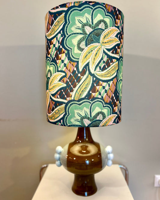 Upcycled Tischlampe aus tschechischer Studiokeramik