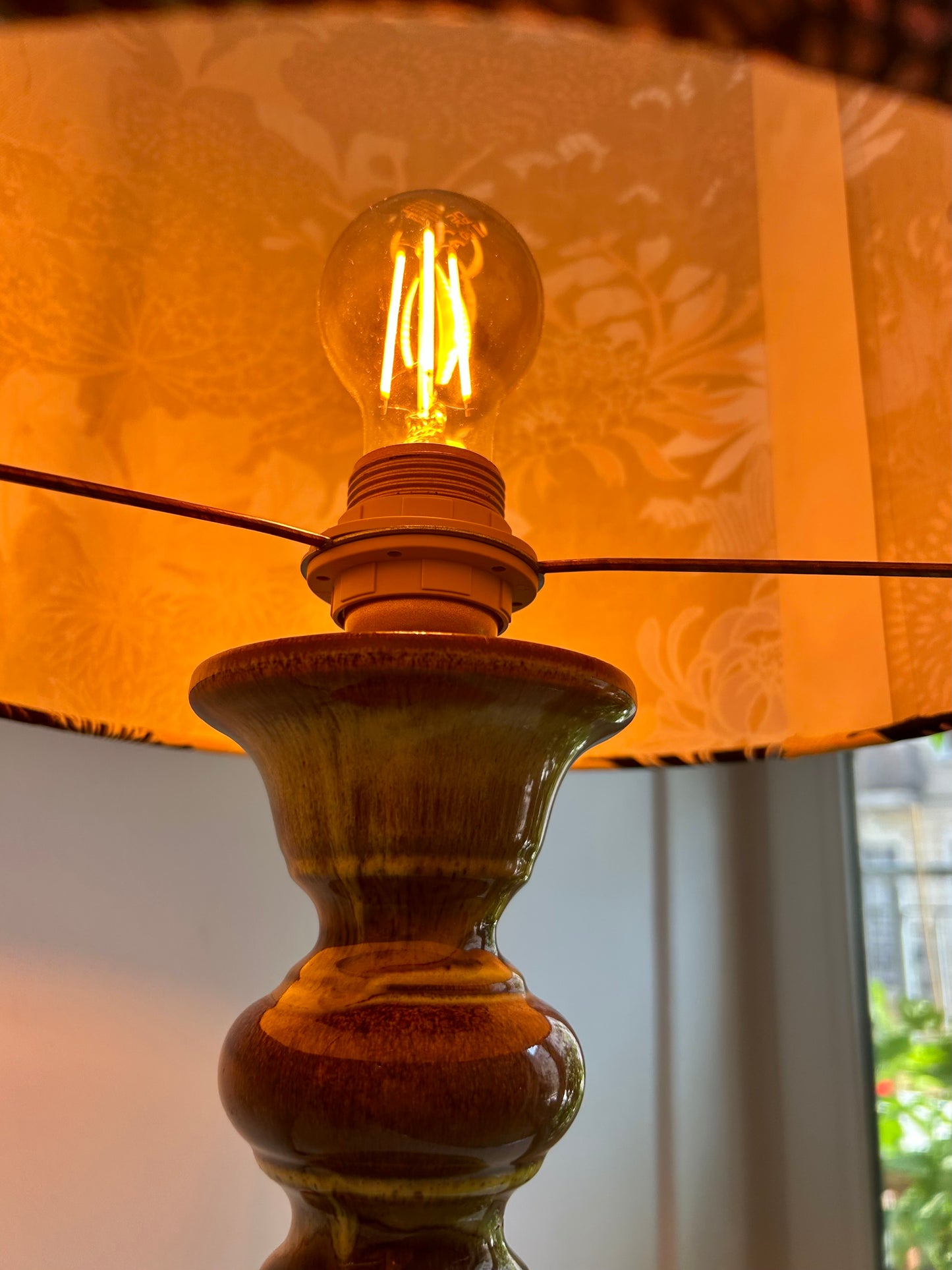 Fat Lava Lampe in Space Age Pagodenform mit grüner Verlaufglasur