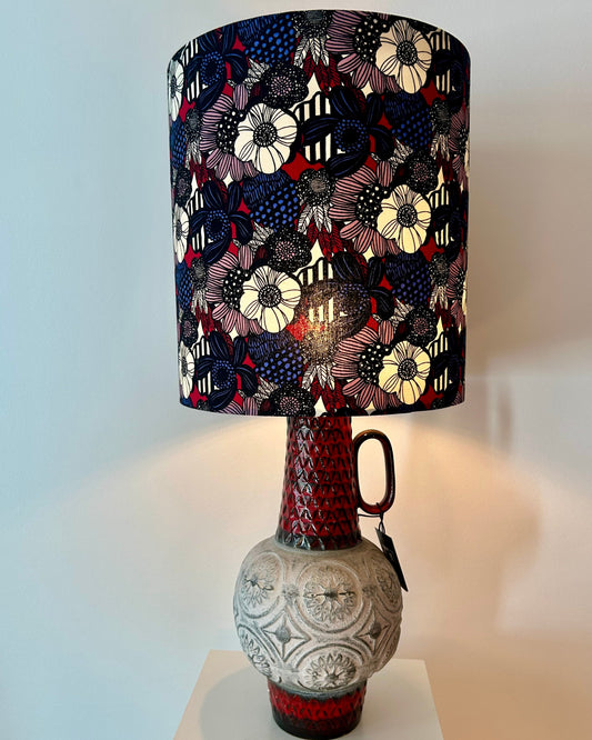 Große Vintage Tischlampe aus Bay Reliefvase