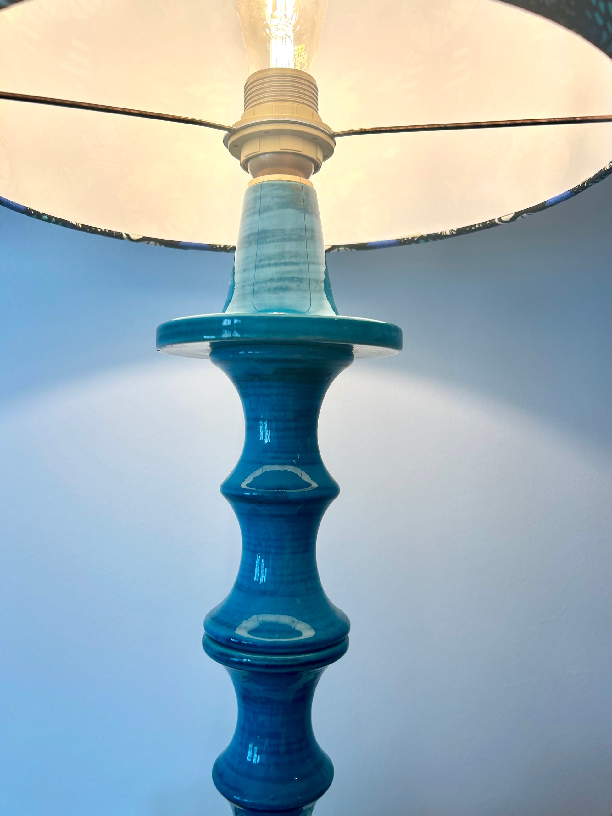 Mid Century Keramiklampe in Remini Blue